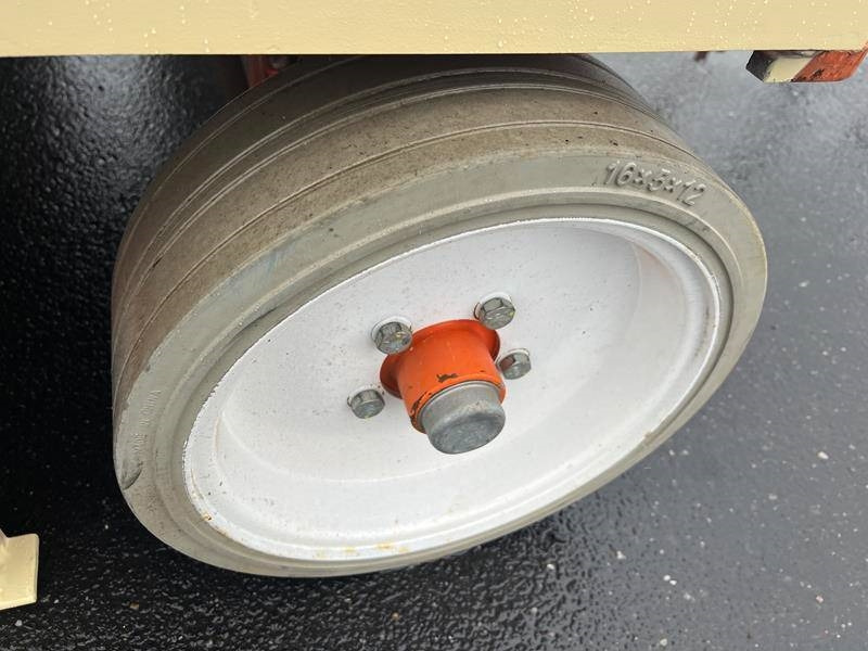 Ollós emelő Skyjack SJ4626 elektro 10m (1609): 16 kép.