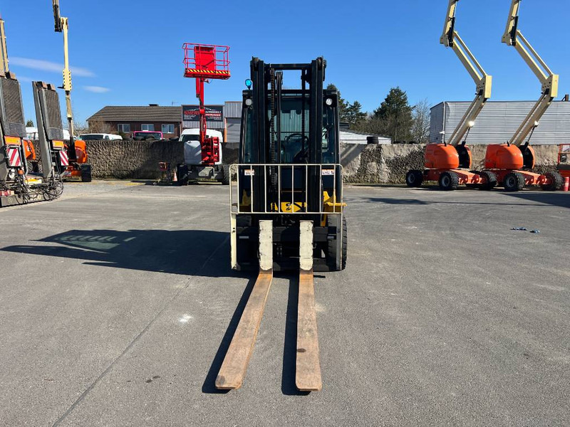 Yale GLP40VX Gas 4T 3.65m (1827) - Gázüzemű targonca: 4 kép. Yale GLP40VX Gas 4T 3.65m (1827) - Gázüzemű targonca: 4 kép.