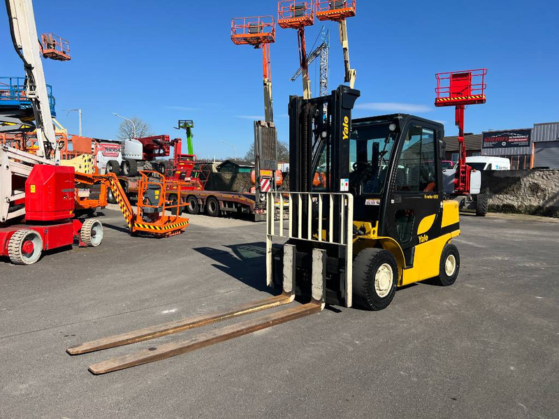 Yale GLP40VX Gas 4T 3.65m (1827) - Gázüzemű targonca: 3 kép. Yale GLP40VX Gas 4T 3.65m (1827) - Gázüzemű targonca: 3 kép.