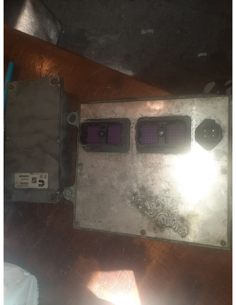 Cummins 239Kvt - ECU: 3 kép. Cummins 239Kvt - ECU: 3 kép.