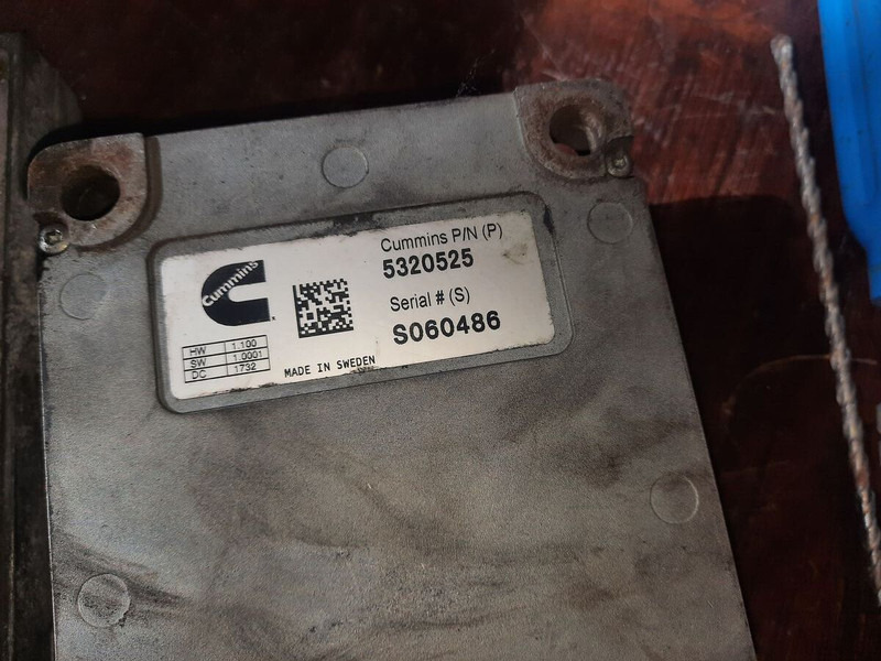 Cummins 239Kvt - ECU: 1 kép. Cummins 239Kvt - ECU: 1 kép.