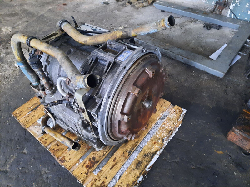 Iveco ZF 6HP604C Cursor 8. 6HP594C - Sebességváltó: 1 kép. Iveco ZF 6HP604C Cursor 8. 6HP594C - Sebességváltó: 1 kép.