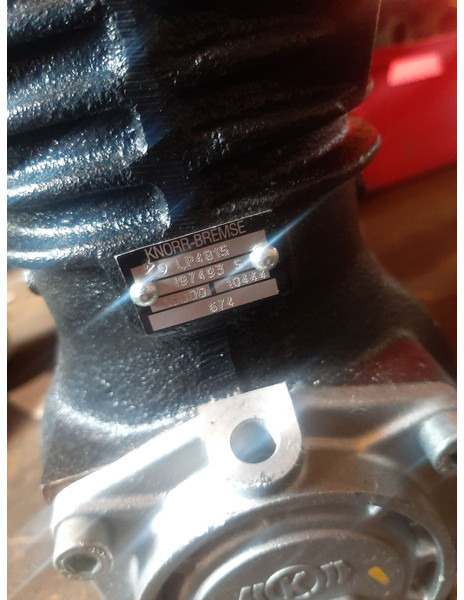 KNORR-BREMSE LP 4815 - Motor és alkatrészek: 5 kép. KNORR-BREMSE LP 4815 - Motor és alkatrészek: 5 kép.