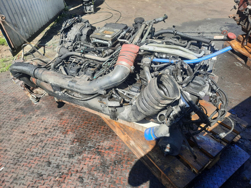 MAN E2876LOH02 - Motor: 2 kép. MAN E2876LOH02 - Motor: 2 kép.