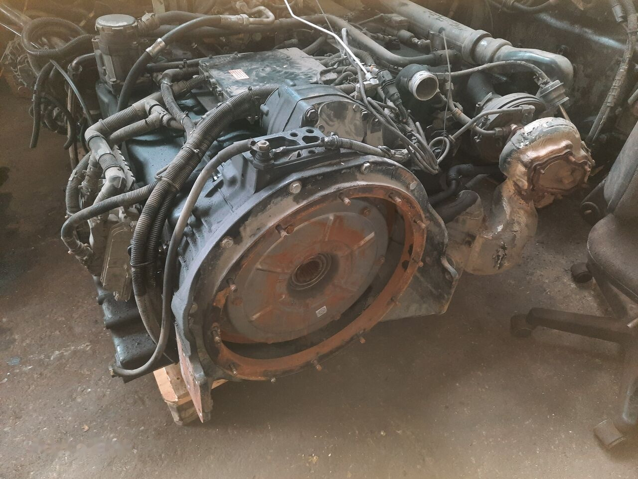 MAN E2876LUH03 - Motor - Busz: 2 kép. MAN E2876LUH03 - Motor - Busz: 2 kép.