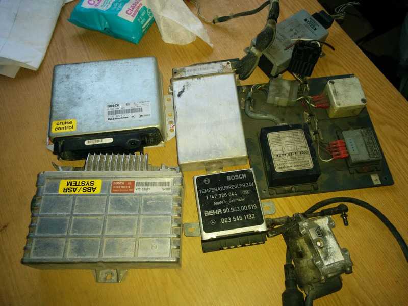 MAN Intarder EST-32 ZF-6009058022 - ECU: 4 kép. MAN Intarder EST-32 ZF-6009058022 - ECU: 4 kép.