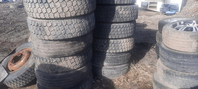 Michelin 295*80R22.5 255*70 \ 275*70* 265\70R19.5 - Gumiabroncs - Teherautó: 4 kép. Michelin 295*80R22.5 255*70 \ 275*70* 265\70R19.5 - Gumiabroncs - Teherautó: 4 kép.