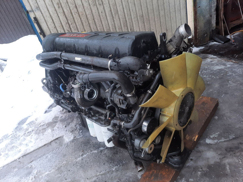 Renault DXI 13 500 EC06B - Motor: 2 kép. Renault DXI 13 500 EC06B - Motor: 2 kép.