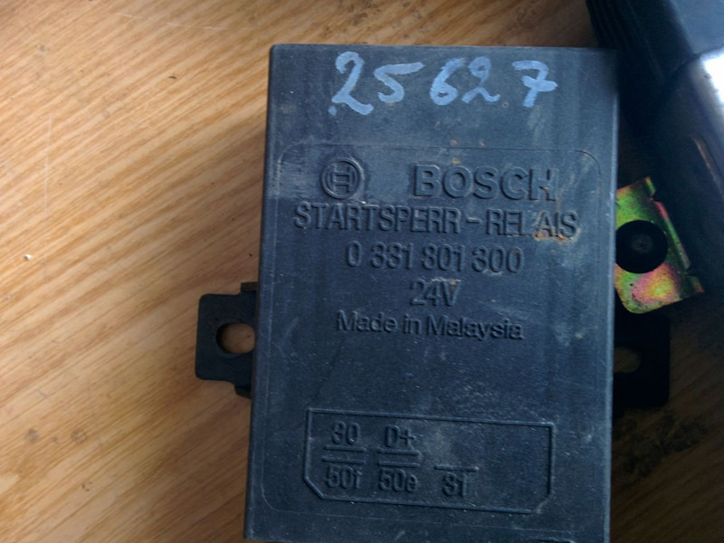 Scania 0485472. 458460 . 0881801800 - ECU: 5 kép. Scania 0485472. 458460 . 0881801800 - ECU: 5 kép.