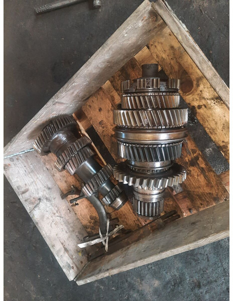 Scania Омни сити .'MAN- Citi. Volvo - Differenciálmű: 2 kép. Scania Омни сити .'MAN- Citi. Volvo - Differenciálmű: 2 kép.