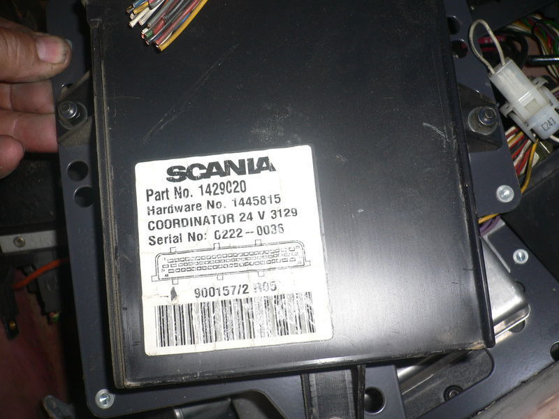Scania Скания 14114092226214 - ECU: 2 kép. Scania Скания 14114092226214 - ECU: 2 kép.