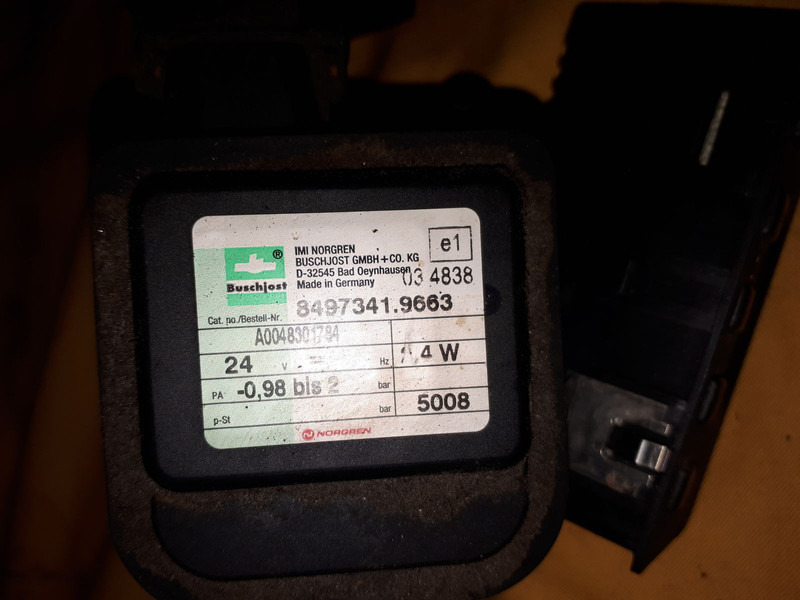 Scania охлаждения - Hűtőfolyadék szivattyú: 3 kép. Scania охлаждения - Hűtőfolyadék szivattyú: 3 kép.