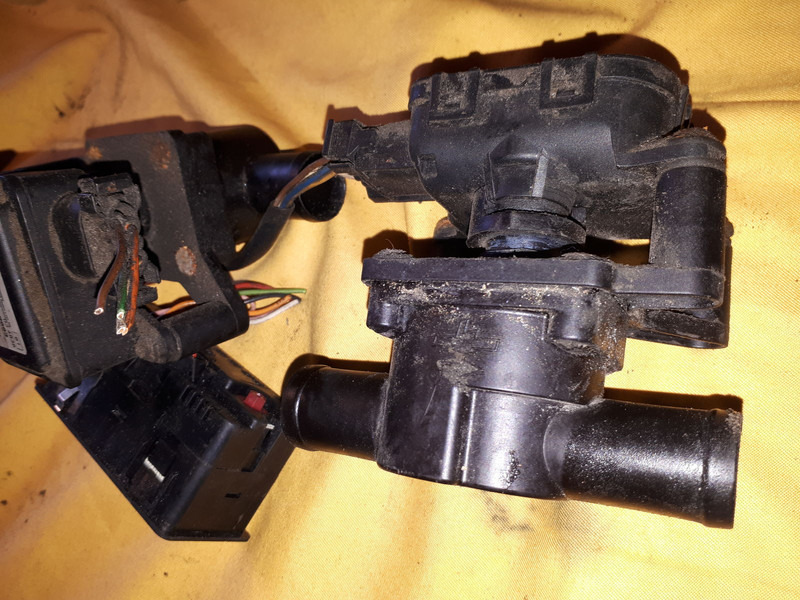 Scania охлаждения - Hűtőfolyadék szivattyú: 2 kép. Scania охлаждения - Hűtőfolyadék szivattyú: 2 kép.