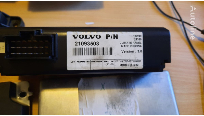 Volvo 20815236-P04. 70327101. 2054900 . 20744283-01. 3192577. 20815236 - ECU: 4 kép. Volvo 20815236-P04. 70327101. 2054900 . 20744283-01. 3192577. 20815236 - ECU: 4 kép.