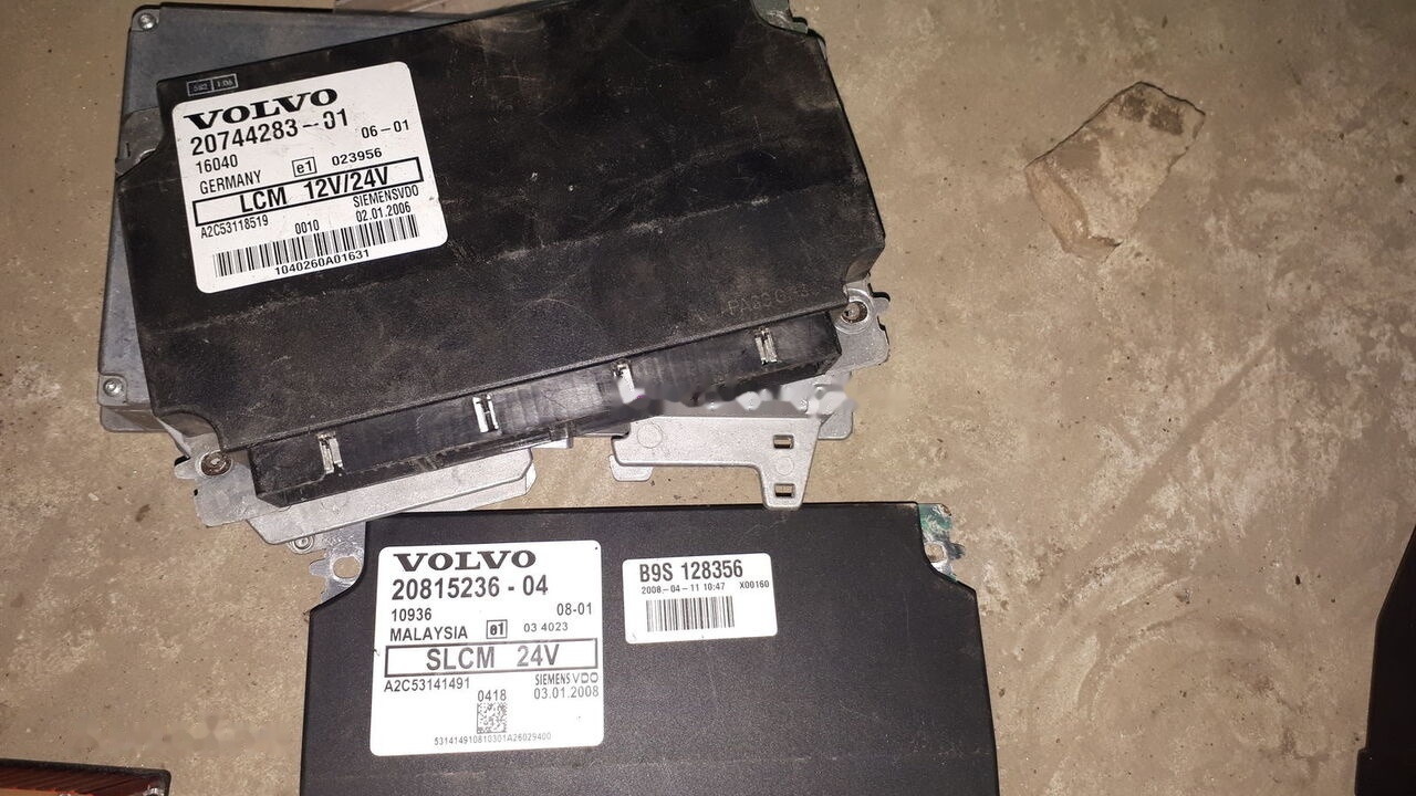 Volvo 20815236-P04. 70327101. 2054900 . 20744283-01. 3192577. 20815236 Volvo - ECU - Busz: 4 kép. Volvo 20815236-P04. 70327101. 2054900 . 20744283-01. 3192577. 20815236 Volvo - ECU - Busz: 4 kép.