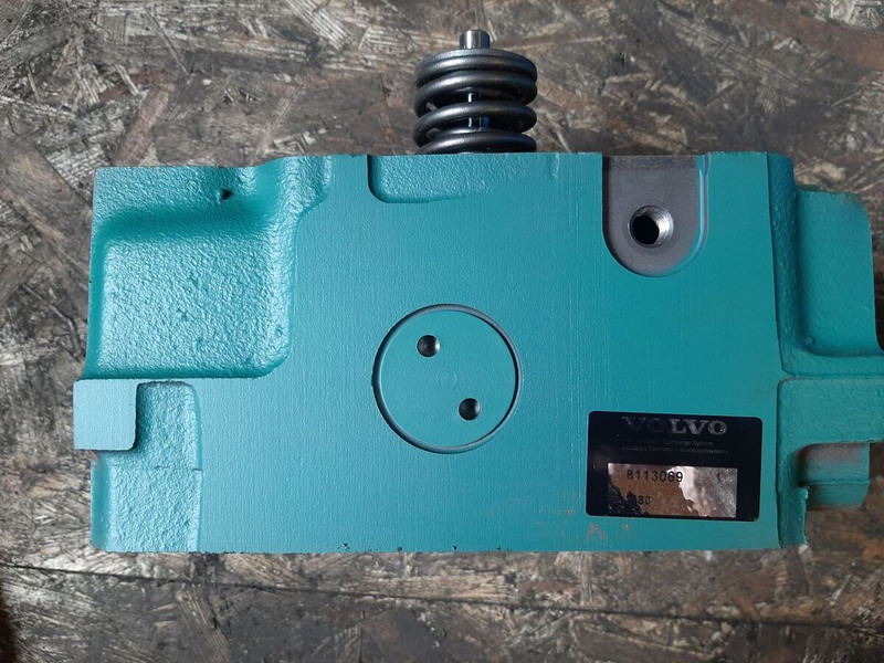 Volvo 8113069 - Motorblokk: 3 kép. Volvo 8113069 - Motorblokk: 3 kép.