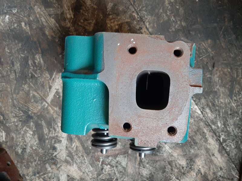 Volvo 8113069 - Motorblokk: 5 kép. Volvo 8113069 - Motorblokk: 5 kép.