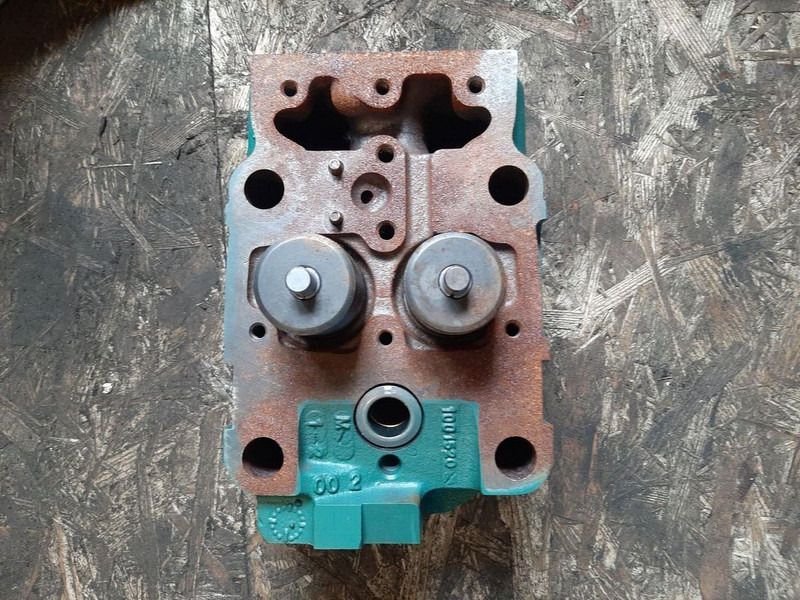 Volvo 8113069 - Motorblokk: 1 kép. Volvo 8113069 - Motorblokk: 1 kép.