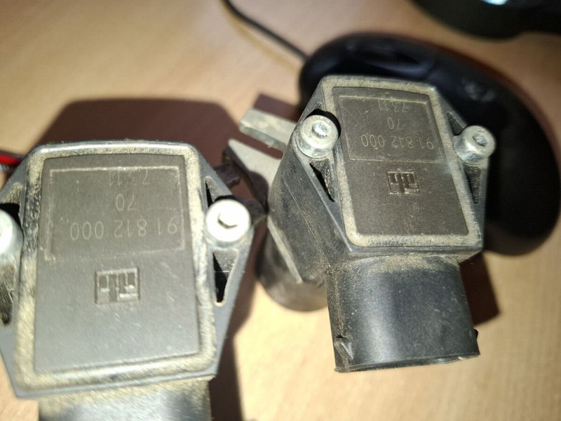 Volvo 91812000.\ 1283371614712 - Érzékelő: 3 kép. Volvo 91812000.\ 1283371614712 - Érzékelő: 3 kép.