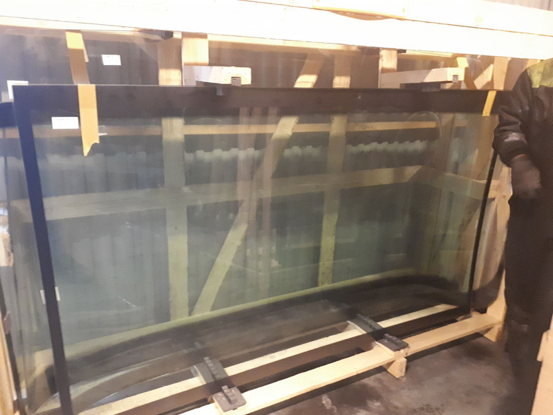 Volvo Carus 9700 - Ablak és alkatrészek: 5 kép. Volvo Carus 9700 - Ablak és alkatrészek: 5 kép.