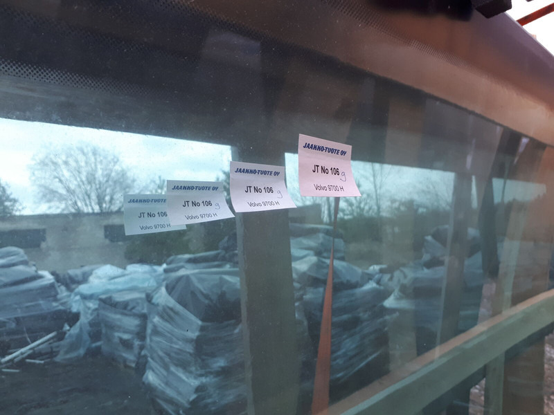 Volvo Carus 9700 - Ablak és alkatrészek: 1 kép. Volvo Carus 9700 - Ablak és alkatrészek: 1 kép.