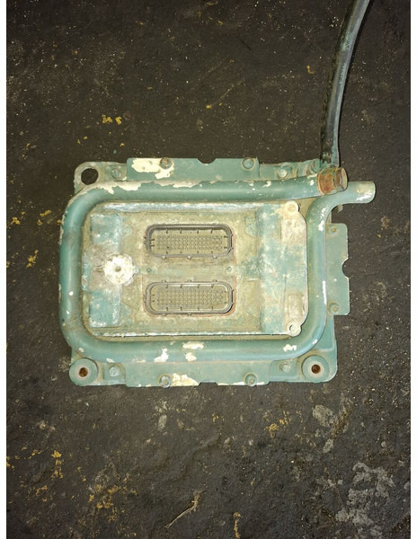 Volvo D12 D7C D9 - ECU: 1 kép. Volvo D12 D7C D9 - ECU: 1 kép.