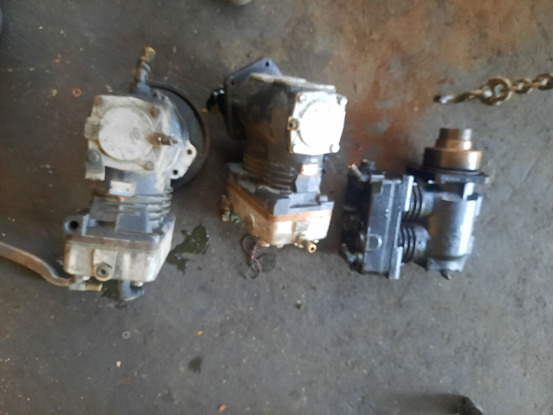 Volvo LP4905 /. LP4992 -B12 .Мерседес - Motor és alkatrészek: 4 kép. Volvo LP4905 /. LP4992 -B12 .Мерседес - Motor és alkatrészek: 4 kép.