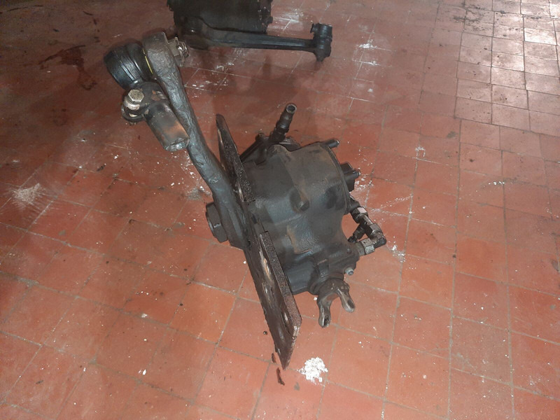 Volvo Scania Irizar. MAN. - Kormánymű: 1 kép. Volvo Scania Irizar. MAN. - Kormánymű: 1 kép.