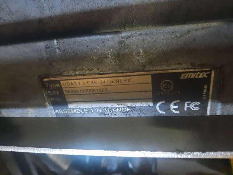 Volvo UDA2-7, 5-EXE-24 - Kipufogórendszer: 3 kép. Volvo UDA2-7, 5-EXE-24 - Kipufogórendszer: 3 kép.