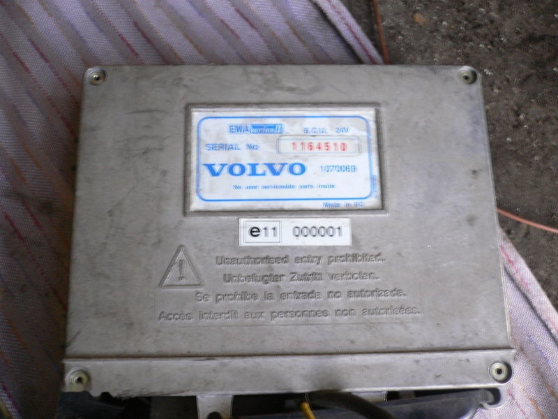 Volvo VDO 412.412/002/001 Volvo - ECU - Busz: 4 kép. Volvo VDO 412.412/002/001 Volvo - ECU - Busz: 4 kép.