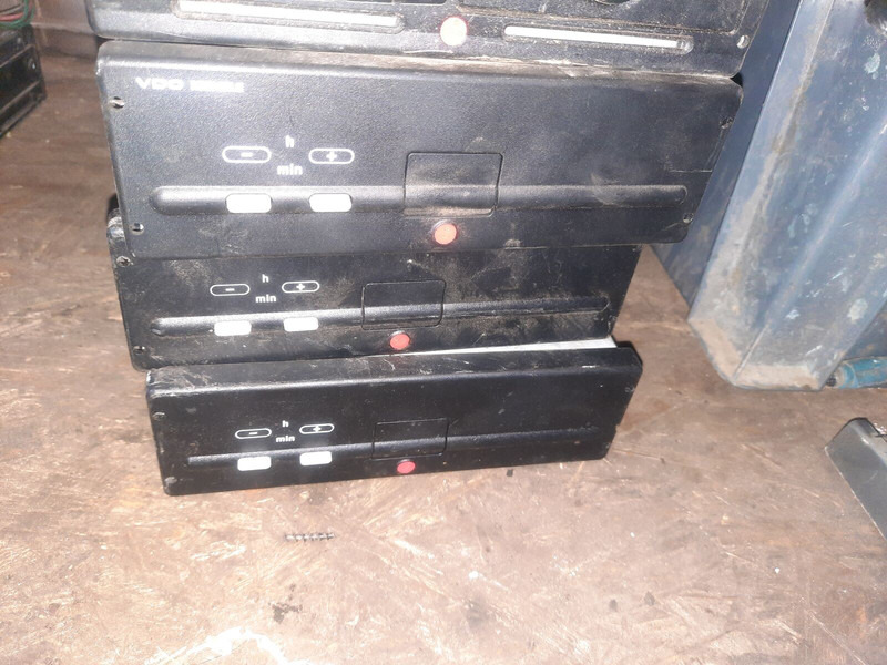 Volvo Video system x-dmr 8 R8 Compact RJ45 - Elektromos rendszer: 5 kép. Volvo Video system x-dmr 8 R8 Compact RJ45 - Elektromos rendszer: 5 kép.