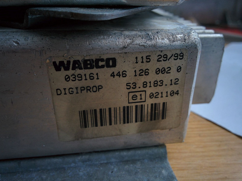 Volvo Войт- ритардер Wabco 4461260000 . 4461260020 003130 /039161 - ECU: 3 kép. Volvo Войт- ритардер Wabco 4461260000 . 4461260020 003130 /039161 - ECU: 3 kép.