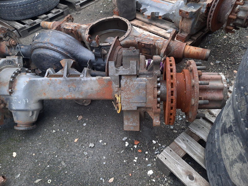 Hátsó tengely Volvo шестерни бортовой передачи ZF: 13 kép.