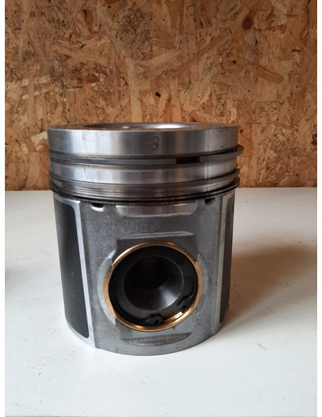 Volvo std 126.85 - Motor és alkatrészek: 1 kép. Volvo std 126.85 - Motor és alkatrészek: 1 kép.