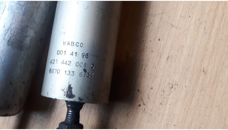 Wabco Scania - Lengéscsillapító: 1 kép. Wabco Scania - Lengéscsillapító: 1 kép.