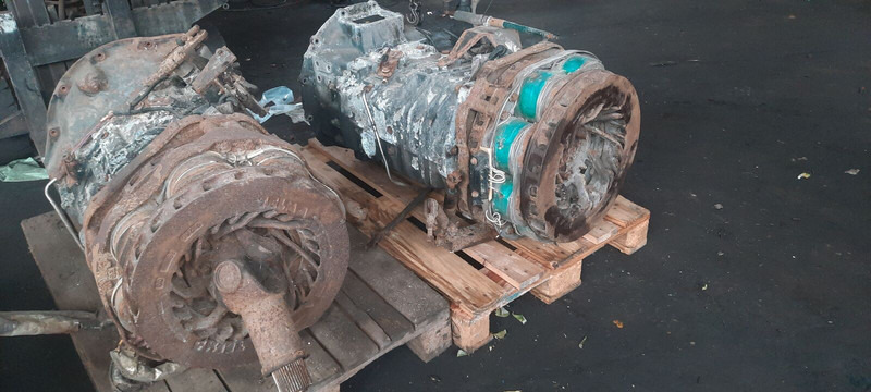 ZF 6S1600 - Sebességváltó: 3 kép. ZF 6S1600 - Sebességváltó: 3 kép.