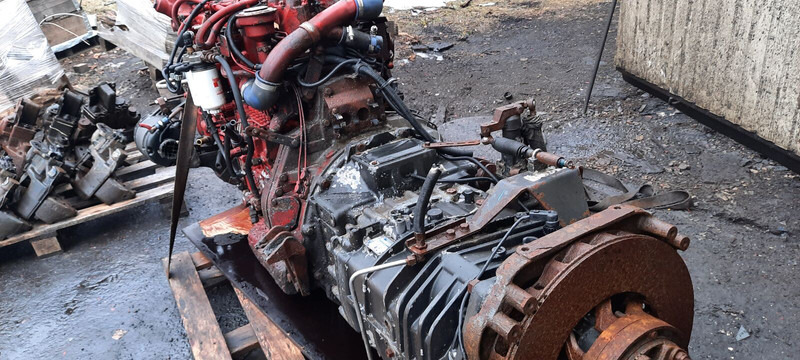 ZF 6S1600 - Sebességváltó: 4 kép. ZF 6S1600 - Sebességváltó: 4 kép.