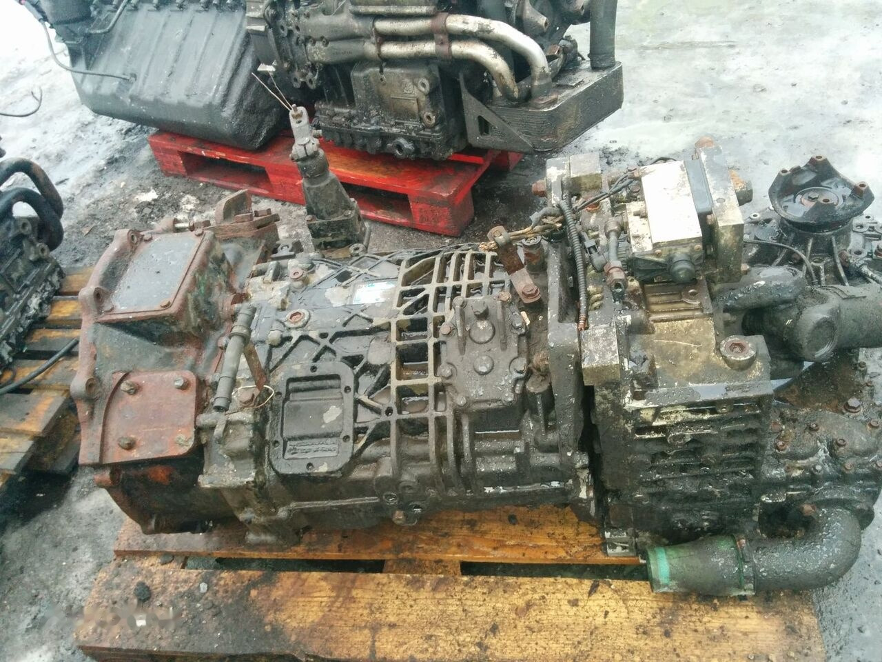 ZF S6 85+GV80/ S6 90 + GV90 Setra 315 - Sebességváltó - Busz: 2 kép. ZF S6 85+GV80/ S6 90 + GV90 Setra 315 - Sebességváltó - Busz: 2 kép.