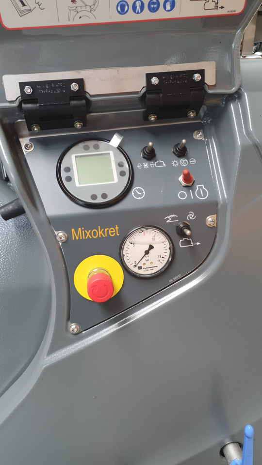 PUTZMEISTER M740D Model 4 - Betonpumpa: 2 kép. PUTZMEISTER M740D Model 4 - Betonpumpa: 2 kép.