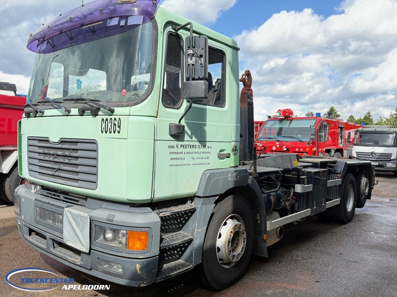 MAN 26.403 6x2 Stuuras, ADR - Horgos rakodó teherautó: 3 kép. MAN 26.403 6x2 Stuuras, ADR - Horgos rakodó teherautó: 3 kép.
