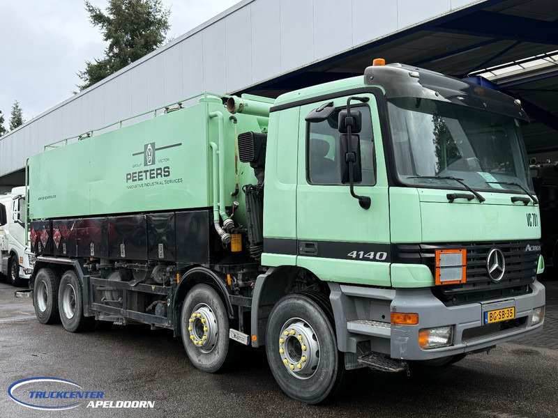 Mercedes-Benz Actros 4140 8x4 Naafreductie, Bladgeveerd, ADR - Szippantós autó: 1 kép. Mercedes-Benz Actros 4140 8x4 Naafreductie, Bladgeveerd, ADR - Szippantós autó: 1 kép.