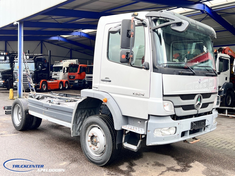Mercedes-Benz Atego 1524 4x4 Steel springs, Manuel gearbox, Pto - Alvaz teherautó: 1 kép. Mercedes-Benz Atego 1524 4x4 Steel springs, Manuel gearbox, Pto - Alvaz teherautó: 1 kép.