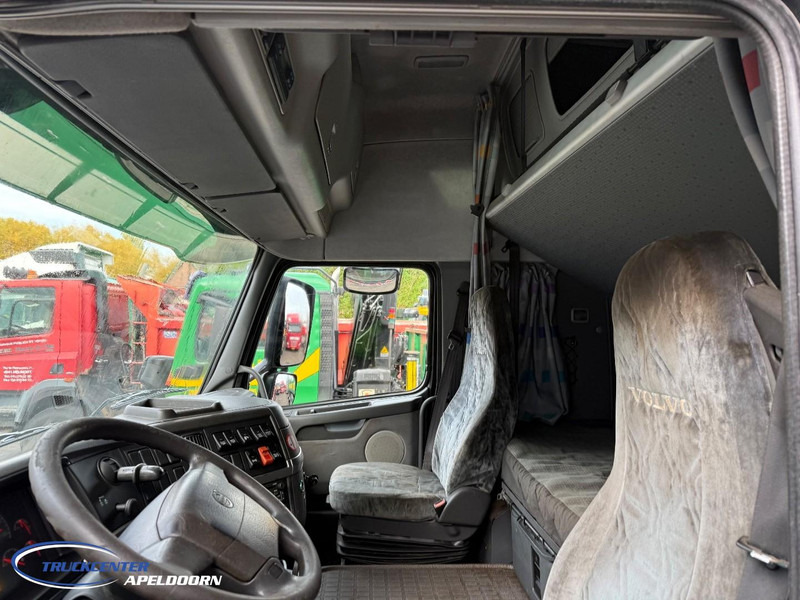 Volvo FH 12 - 460 Globetrotter XL, 770000 km! - Nyergesvontató: 5 kép. Volvo FH 12 - 460 Globetrotter XL, 770000 km! - Nyergesvontató: 5 kép.