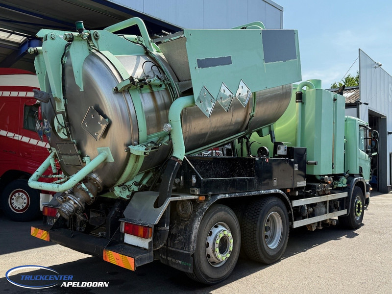 Scania 94G - 260 RVS opbouw, ADR - Szippantós autó: 2 kép. Scania 94G - 260 RVS opbouw, ADR - Szippantós autó: 2 kép.
