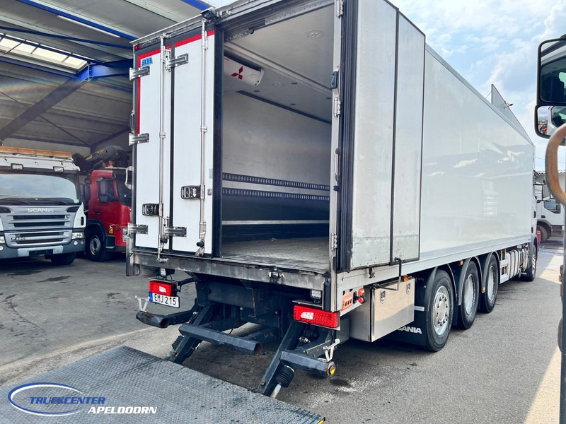 Scania R410 Mitsubishi Multitemp 3 zone, 8x4, 2000 kg lift - Hűtős teherautó: 2 kép. Scania R410 Mitsubishi Multitemp 3 zone, 8x4, 2000 kg lift - Hűtős teherautó: 2 kép.