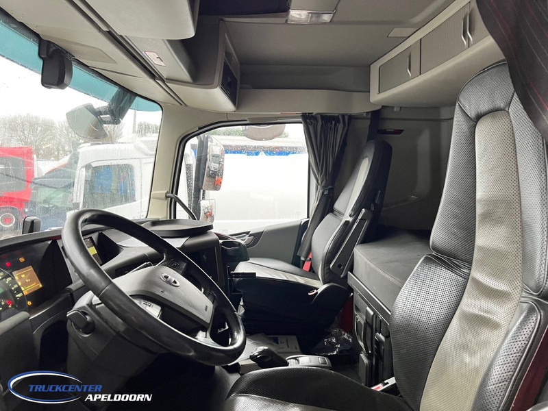 Volvo FH 540 17800 Liter, 4 Compartments, Retarder, Steering axle - Tartályos teherautó: 4 kép. Volvo FH 540 17800 Liter, 4 Compartments, Retarder, Steering axle - Tartályos teherautó: 4 kép.