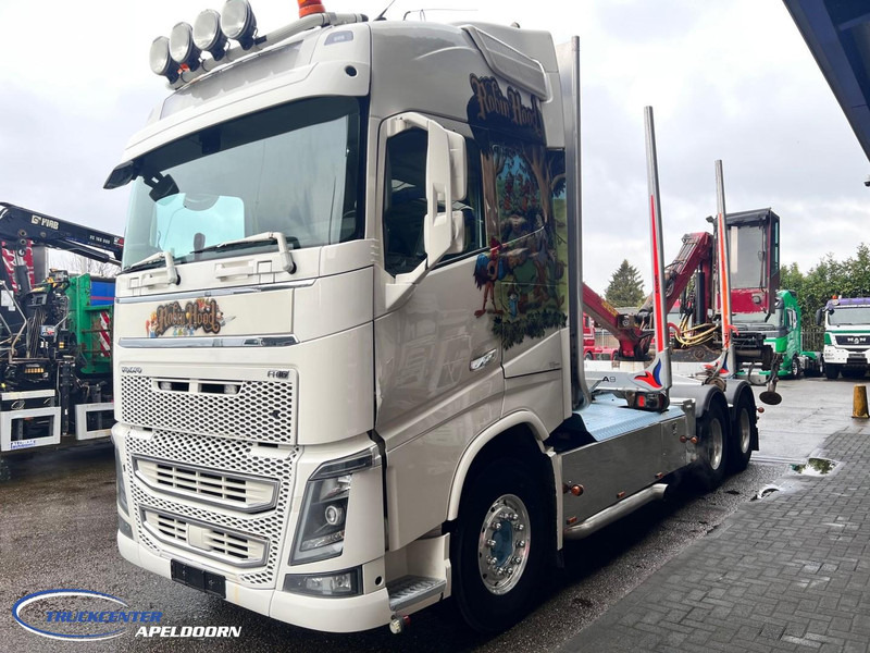 Volvo FH 750 Loglift, 6x4, Dynamic steering, Globetrotter - Rönkszállító teherautó, Darus autó: 4 kép. Volvo FH 750 Loglift, 6x4, Dynamic steering, Globetrotter - Rönkszállító teherautó, Darus autó: 4 kép.