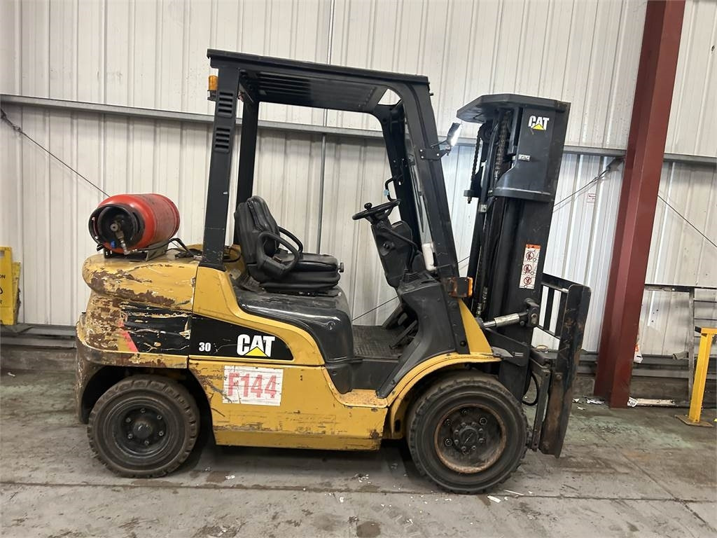 CAT GP30NT - Gázüzemű targonca: 5 kép. CAT GP30NT - Gázüzemű targonca: 5 kép.
