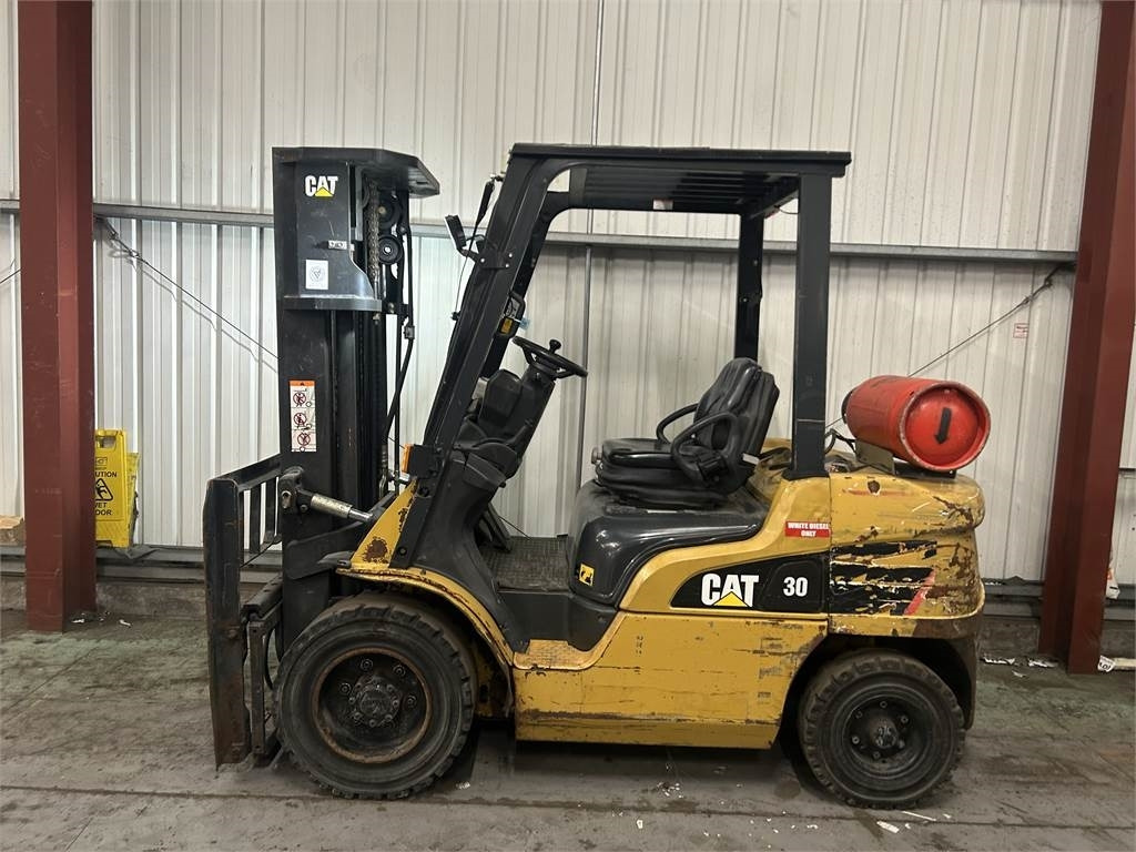 CAT GP30NT - Gázüzemű targonca: 1 kép. CAT GP30NT - Gázüzemű targonca: 1 kép.