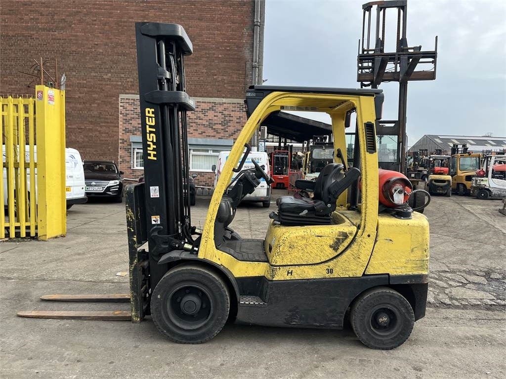 Hyster H3.0FT - Gázüzemű targonca: 1 kép. Hyster H3.0FT - Gázüzemű targonca: 1 kép.